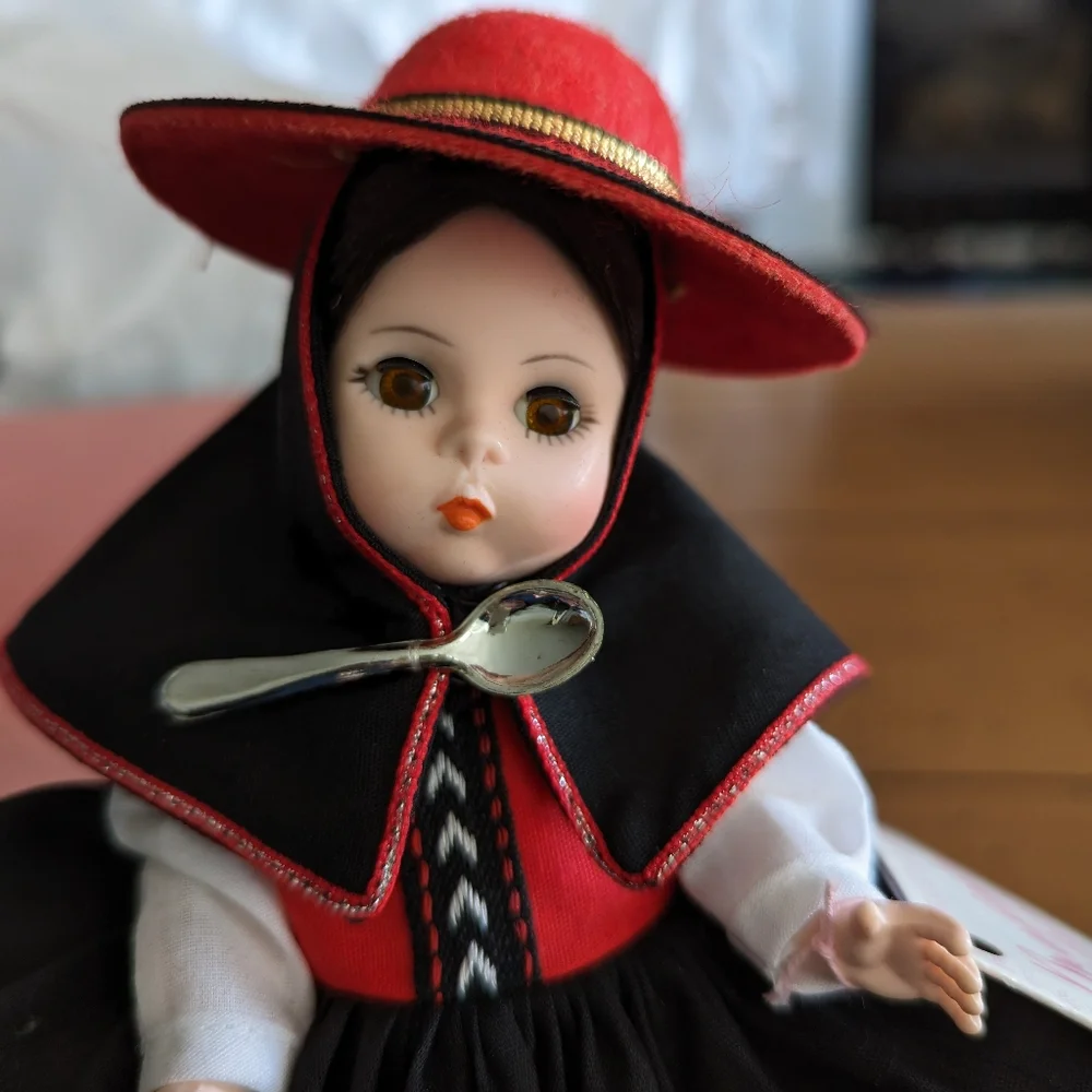 Madame Alexander Peru Doll #556! - Picture 2 of 6